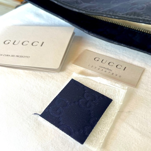 NWOT GUCCI Navy Blue Crossbody Women’s Canvas & Leather bag - Picture 8 of 9